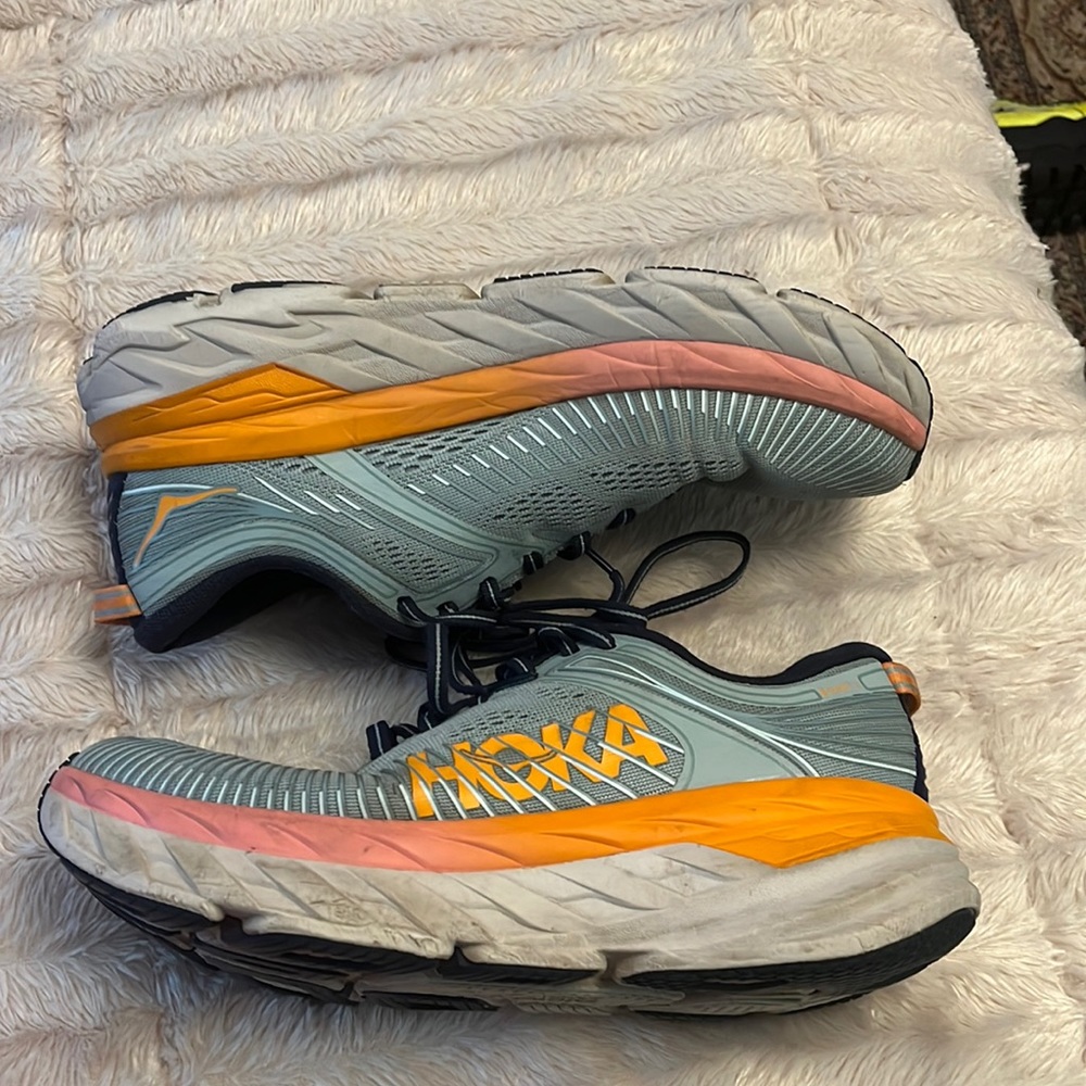 Hoka one one sneaker